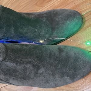 Vince Camuto Grey Boots: Size 9M